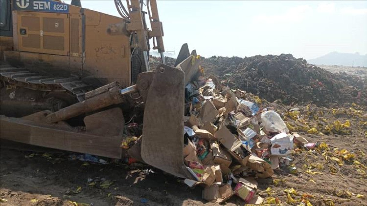 Mansoura Environmental Health destroys 4 tons of food unfit for consumption