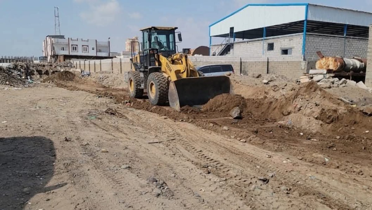 Starting to remove waste and open closed streets in the Kabuta area9