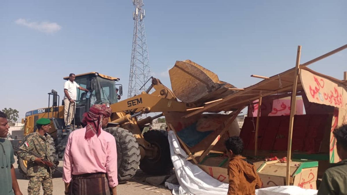 The Buraiqa Authority implements a campaign to remove obstacles and encroachments in Bir Ahmed and Inma City