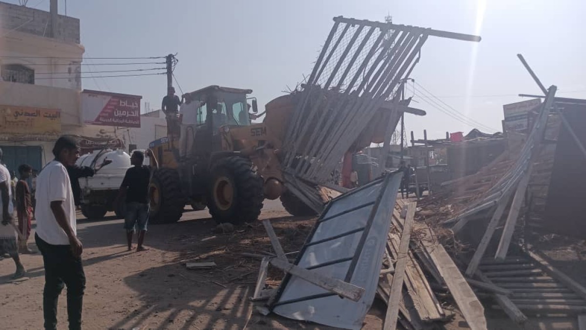 The Buraiqa Authority implements a campaign to remove obstacles and encroachments in Bir Ahmed and Inma City