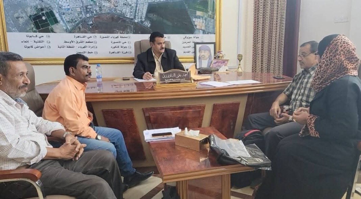 The Director General of Mansoura discusses preparations for establishing the humanitarian medical camp in the directorate