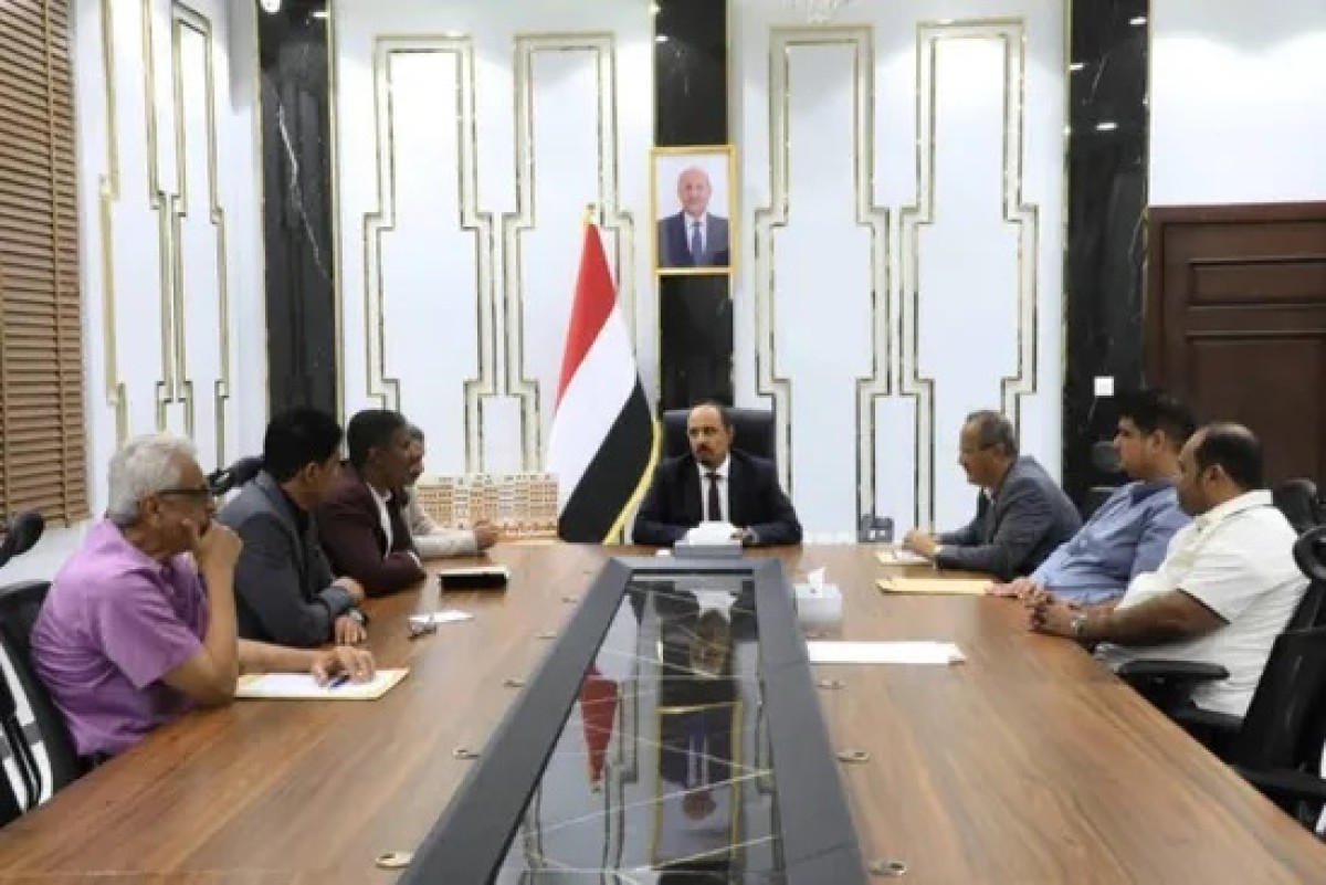 The Governor of Hadramaut directs service offices to enhance cooperation