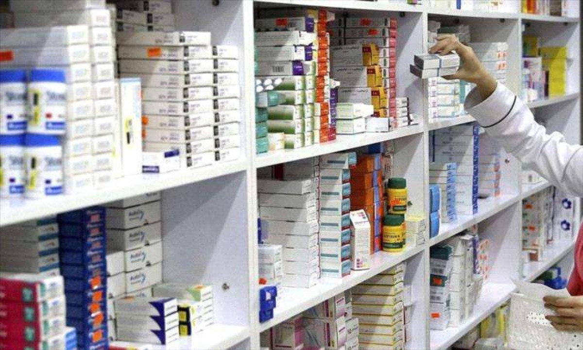 A large discrepancy in the prices of medicines in the capital, Aden, is exhausting citizens amid the absence of oversight