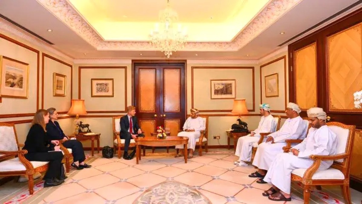غروندبرغ يبحث في مسقط تطورات الأزمة اليمنية