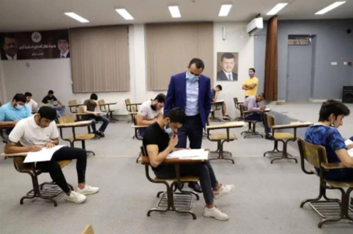 طلاب أردنيون يبحثون عن معدلات ثانوية كبيرة بمدارس عدن