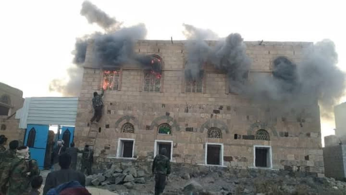 Siege and bombing.. “Houthi” abuses the Qayfa tribes, the most ardent opponents of militia rule