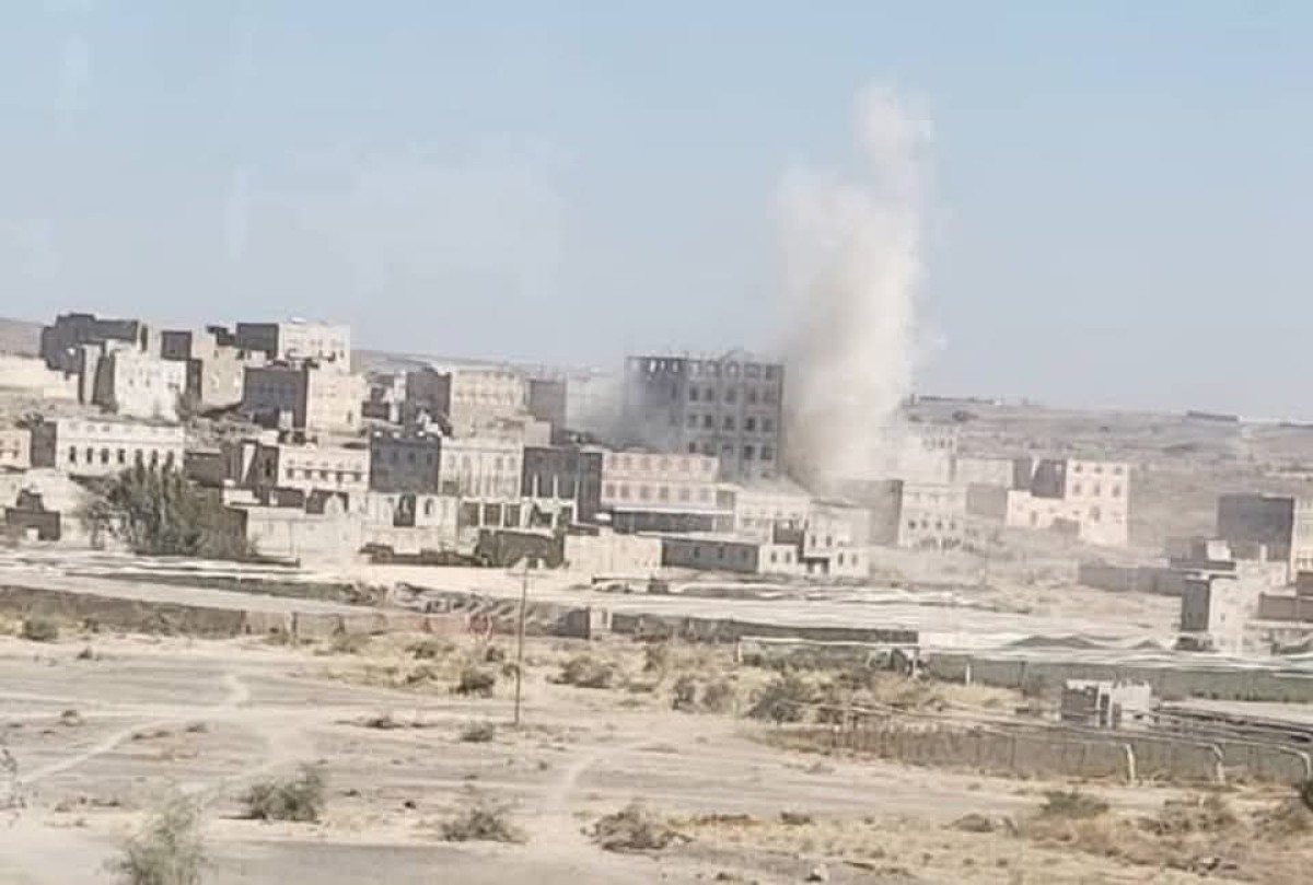 مليشيات الحوثي تحرق وتفخخ وتنهب 22 منزلاً في قرية حنكة آل مسعود في البيضاء