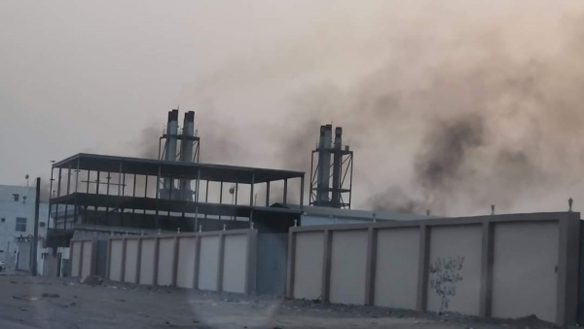 Exceptional efforts at the Mansoura station. Electrical technicians scrape off the remains of diesel fuel to keep the station running