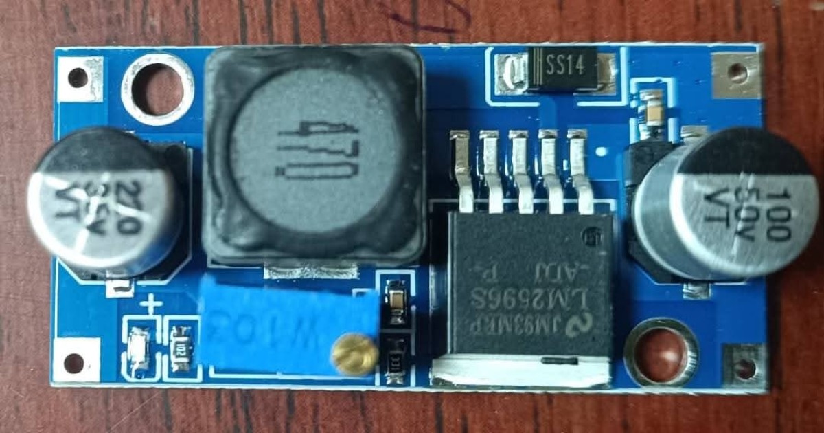 Seizing servo motors and electronic parts for unmanned aerial vehicles and robots at free zone customs