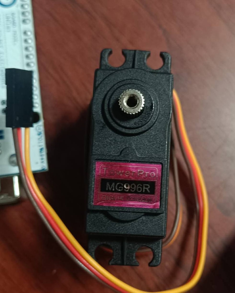 Seizing servo motors and electronic parts for unmanned aerial vehicles and robots at free zone customs
