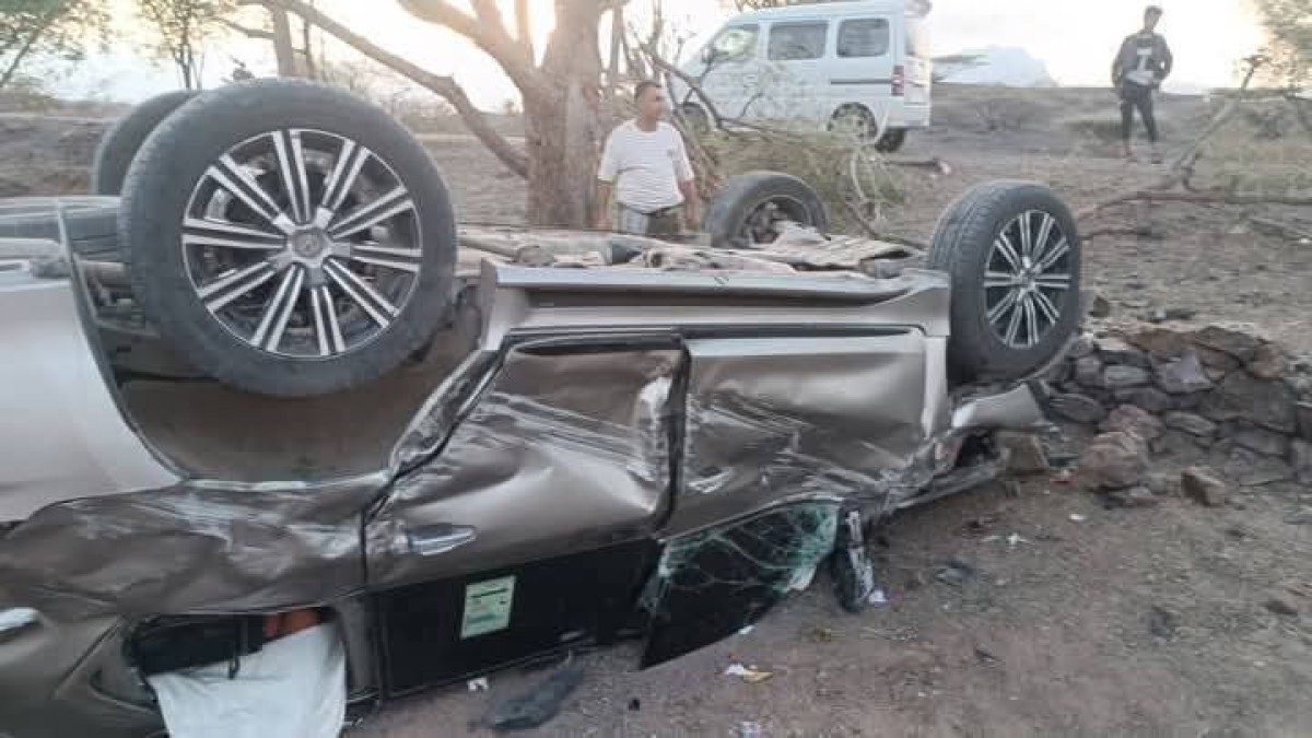 While inspecting a road in Al-Halmeen...the contractor "Al-Khudairi" survives a traffic accident in Lahj