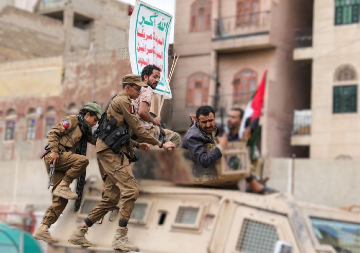 Houthi forces arrest ten citizens in the village of Rabat Al-Harazi in Damt District in Al-Dhalea