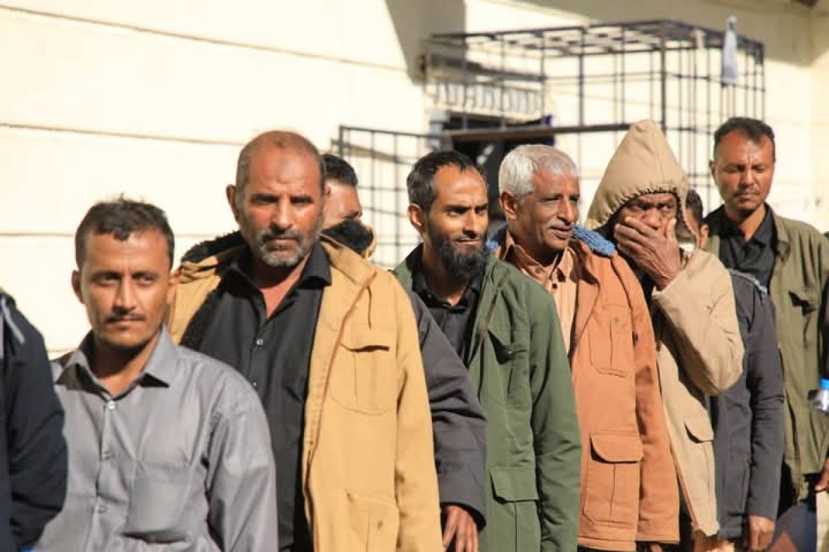 الصليب الأحمر: الحوثيون يفرجون عن 153 أسيرا