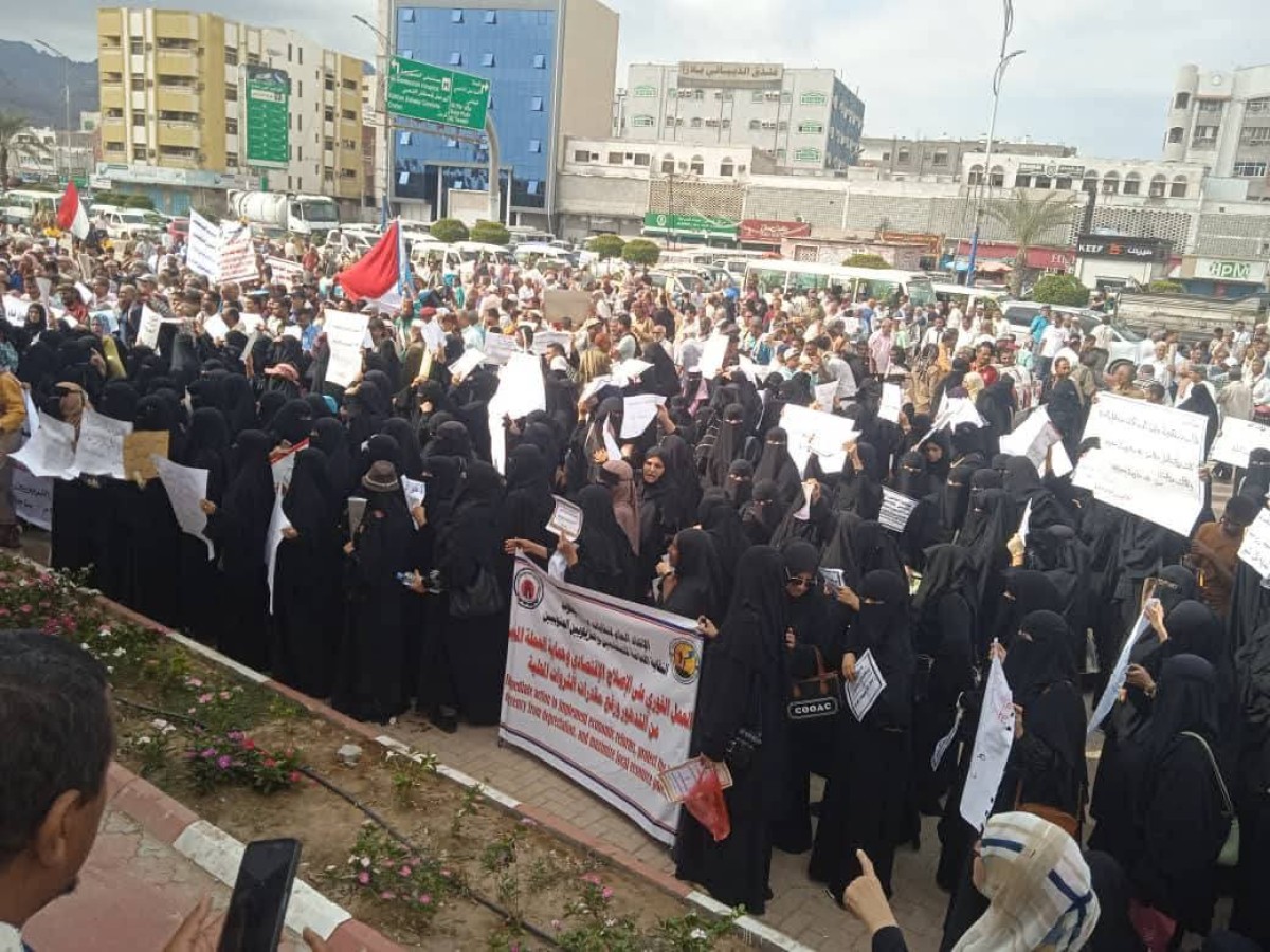 The government is directed to pay the salaries of teachers with the adoption of bonuses monthly