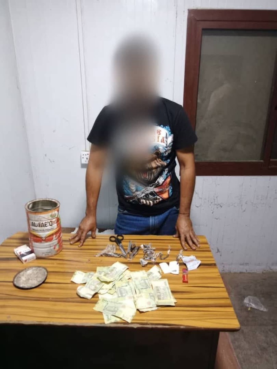 The arrest of a defendant for promoting drugs and in possession of a large amount of hashish in Crater