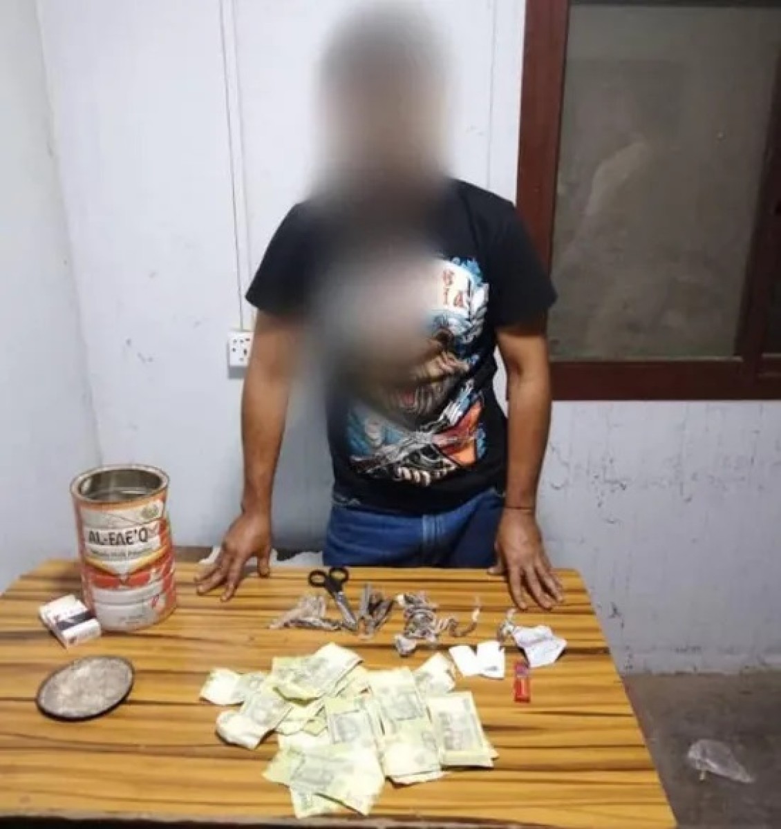 A defendant was seized with possession of 62 grams of hashish in Crater