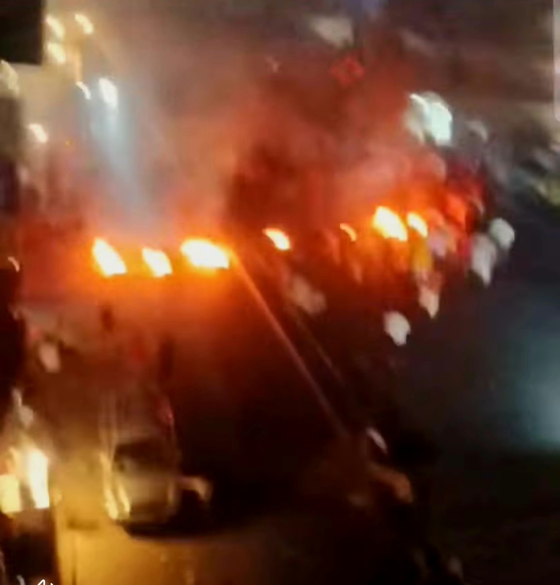 Anger in Aden in protest against the power outage and street cutting