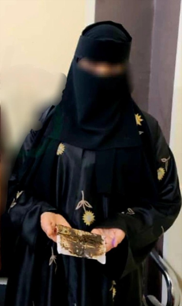 Aden Governorate Police seizes a girl in possession of narcotic substances
