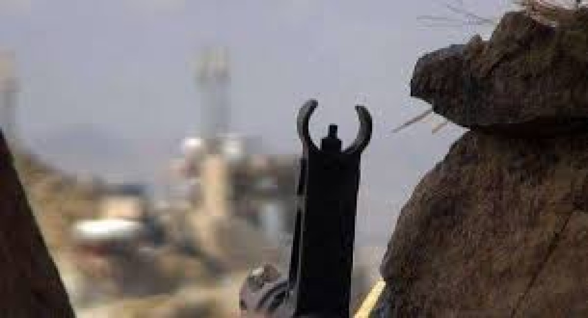 A woman was shot by the Houthi militia snipers north of Taiz
