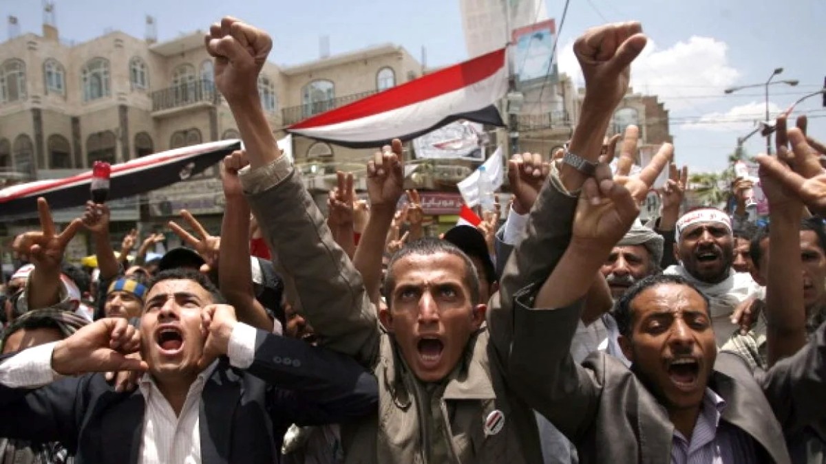 صحيفة إماراتية: 11 فبراير ذكرى تمزق اليمن بين «ثورة» ونكبة وحلم استعادة الدولة