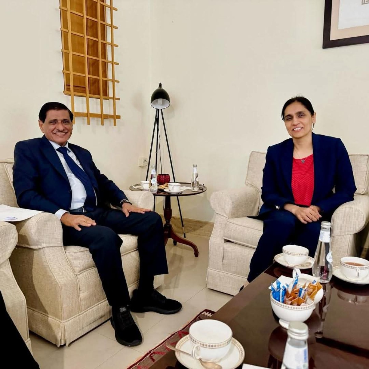Al -Bahsni discusses with the American and British ambassadors developments in the security situation and economic challenges