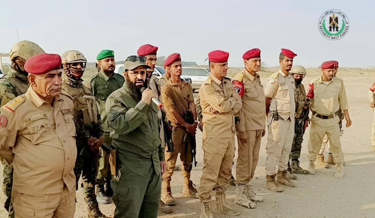 القائد العام للحزام الأمني وقائد لواء الشرطة العسكرية يبحثان سبل تعزيز التعاون الأمني المشترك