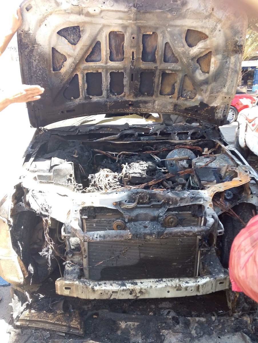 A car of a judge with the appeal of Taiz