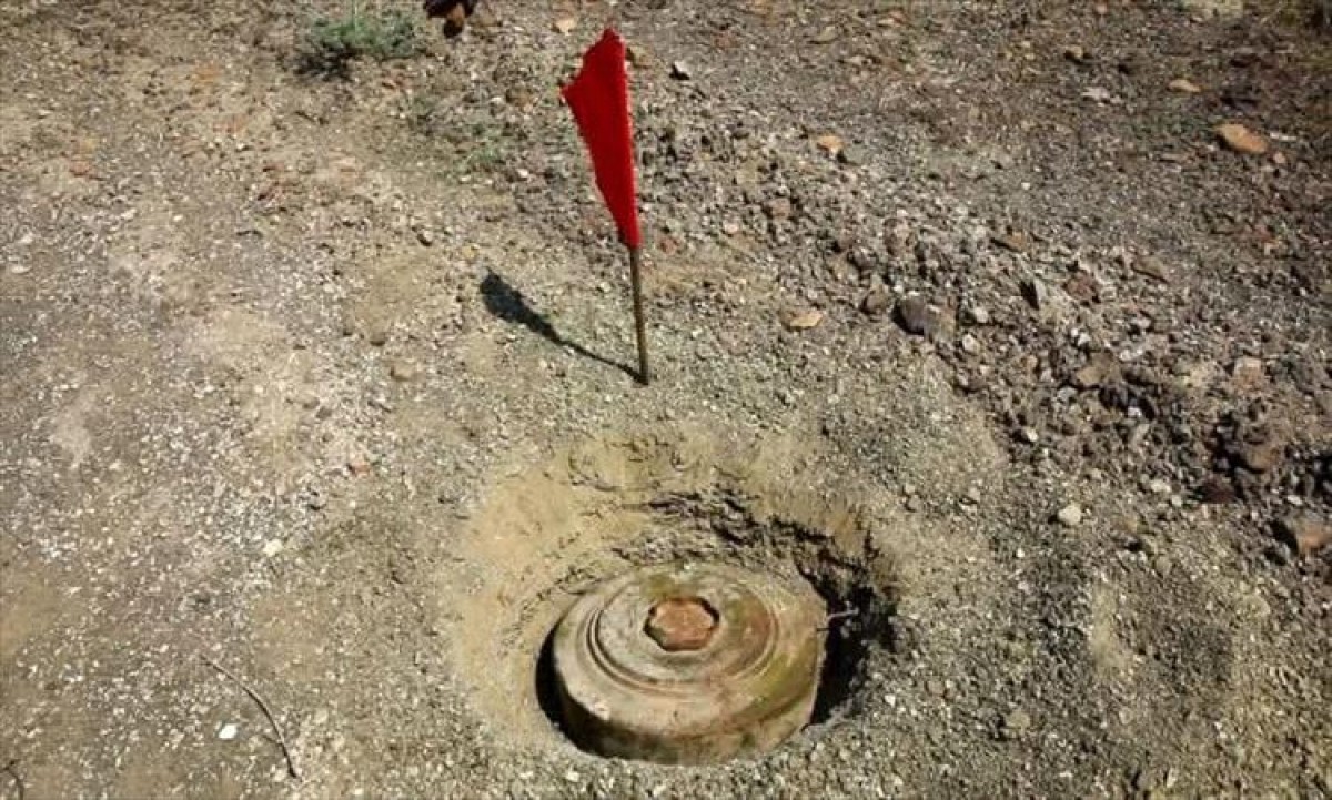 مقتل طفلة بانفجار لغم حوثي جنوب الحديدة