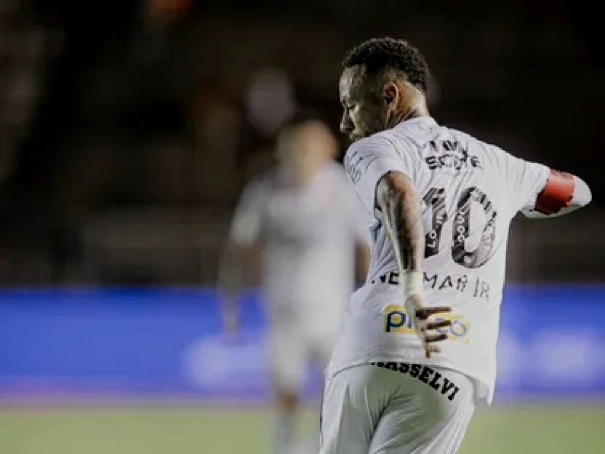 مدرب سانتوس يطالب منتخب البرازيل بالإفادة من نيمار "العبقري"