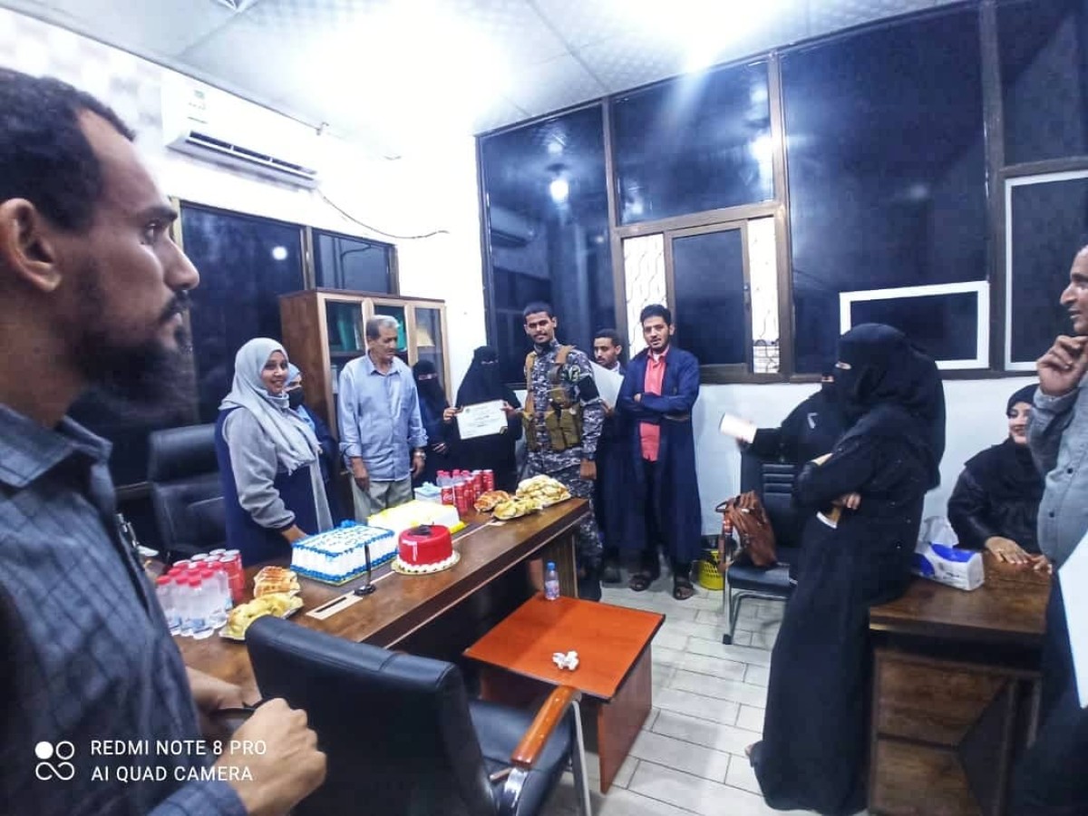 اختتام الفترة التدريبية لطلاب المعهد العالي للقضاء في نيابة الصناعة والتجارة بعدن