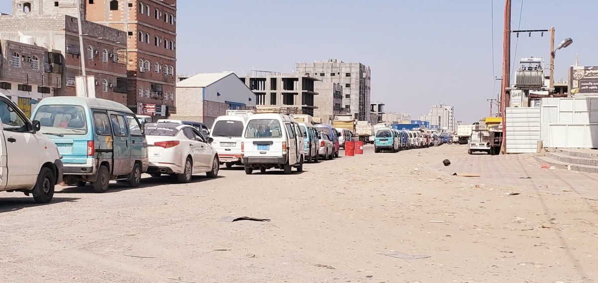 أزمة "غاز" خانقة في عدن مع بداية شهر رمضان وسط غياب التوضيح الرسمي