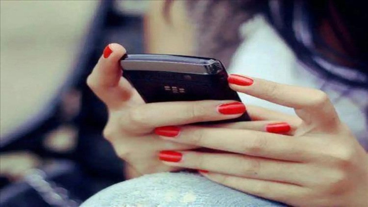 A young man who extorted a girl was arrested after being forced to pay about one million riyals