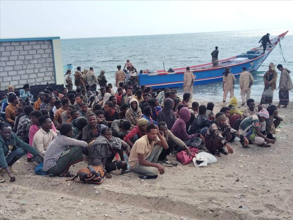The arrest of a boat carrying 164 illegal immigrants in the territorial waters