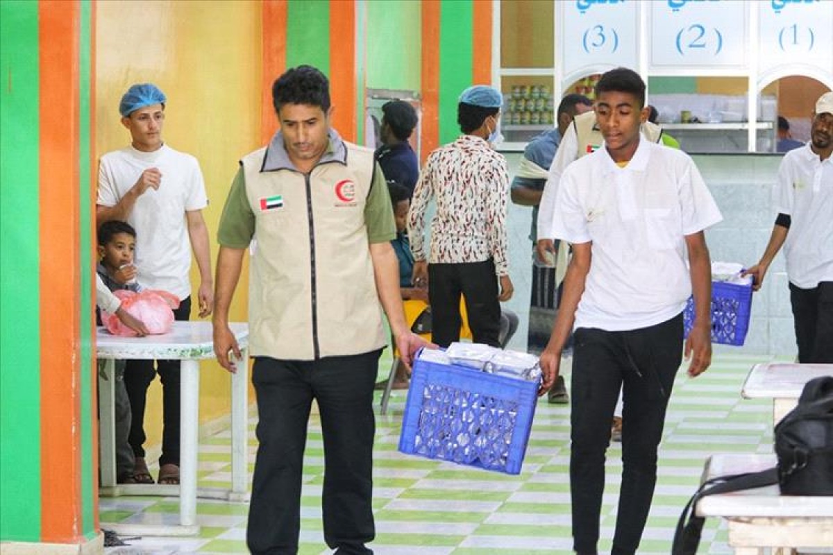 The Emirati Red Crescent inaugurates a fasting breakfast project in Shabwa