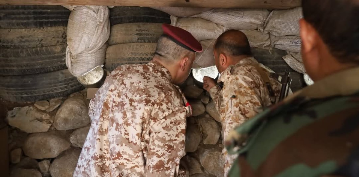 قصف حوثي يستهدف منفذ الكمب - جولة القصر في تعز بعد ساعات من زيارة قائد المحور للجبهات