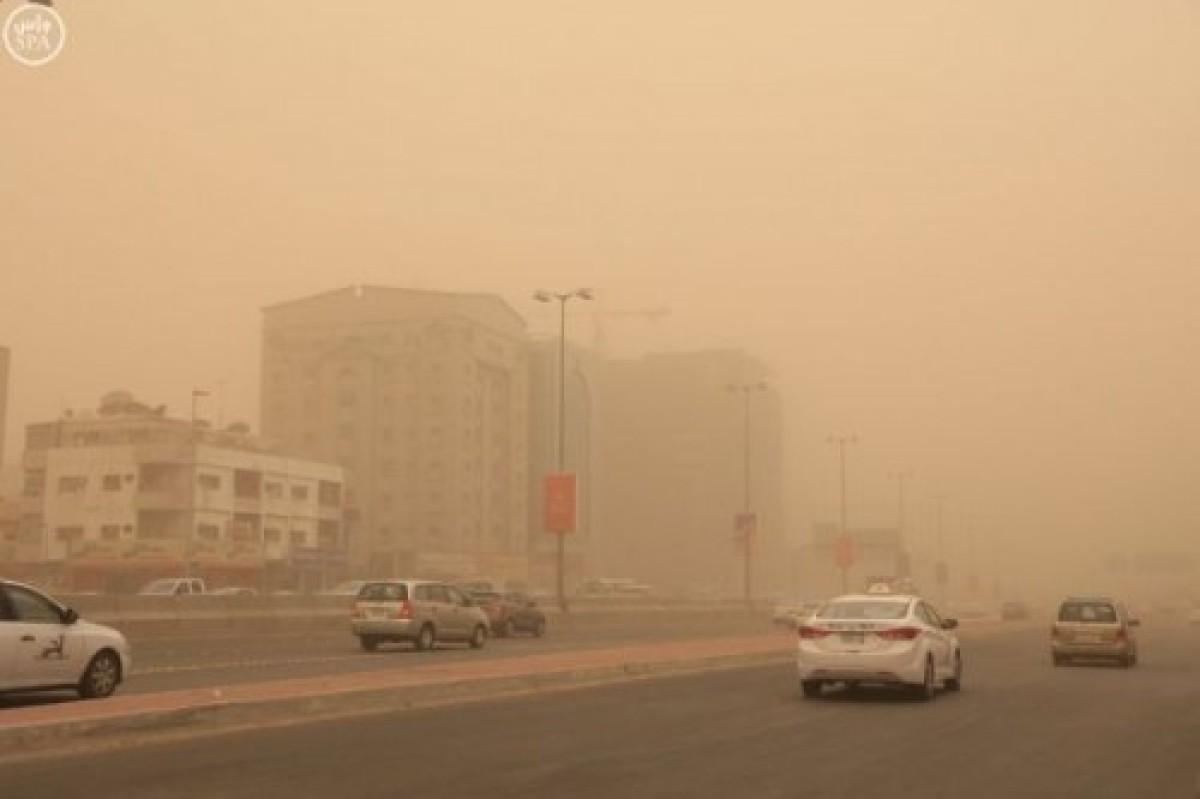 Warnings from a wide wave of dust and low temperatures in several governorates