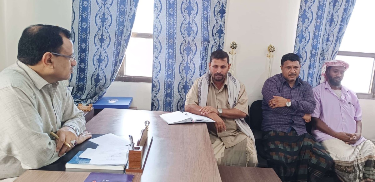 الوزير السقطري يتفقد الهيئة العامة للمصائد السمكية في سقطرى