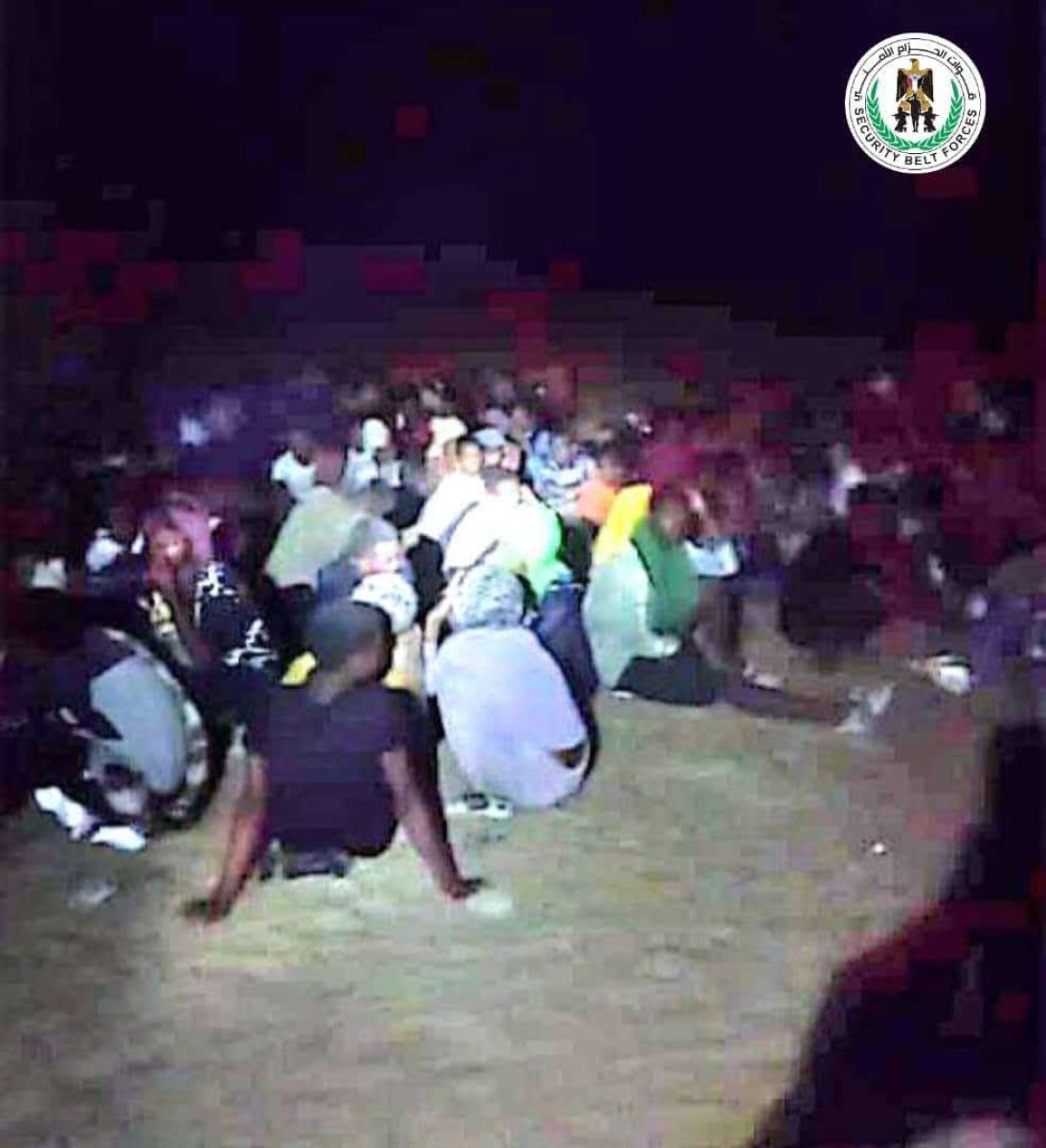 لحج.. ضبط 157 مهاجرًا أفريقيًا غير شرعي بعد إنزالهم على الشاطئ
