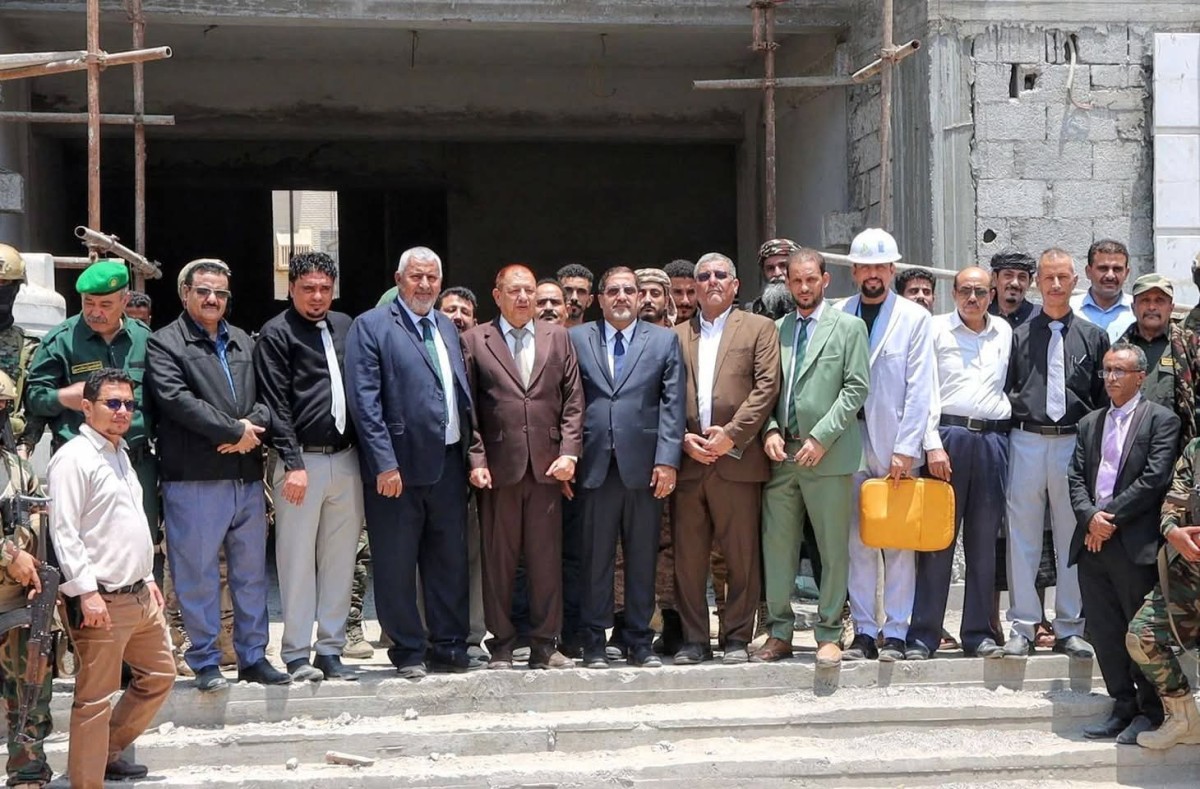 رئيس مجلس القضاء الأعلى ووزير العدل يتفقدان مشروع مبنى محكمة المنصورة الابتدائية بعدن