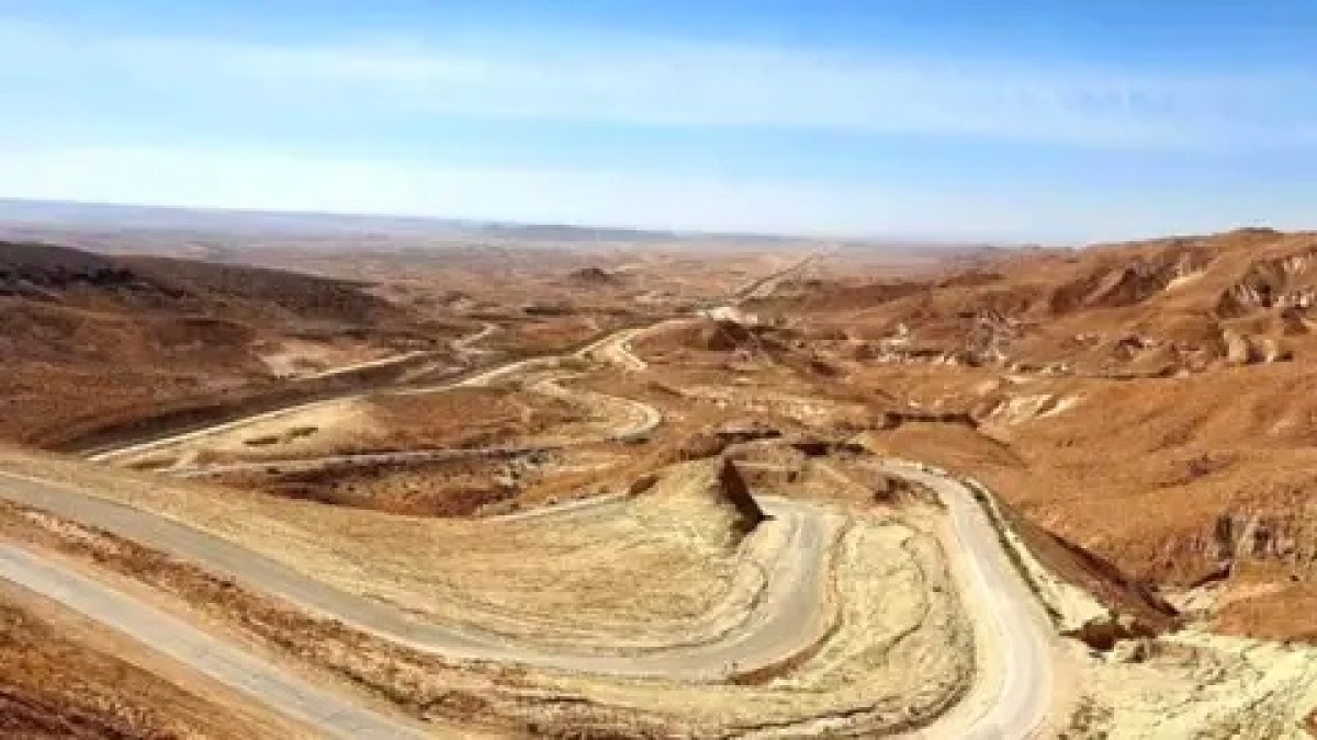 Closed since 2011 .. The Israeli army has reopened a border road with Egypt