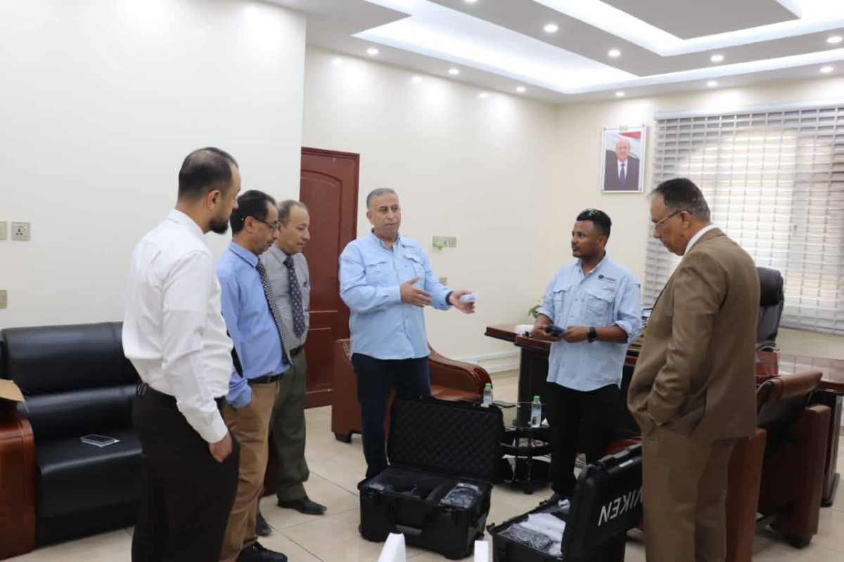 الجمارك اليمنية تتسلم أجهزة فحص متطورة بالأشعة من الأمم المتحدة