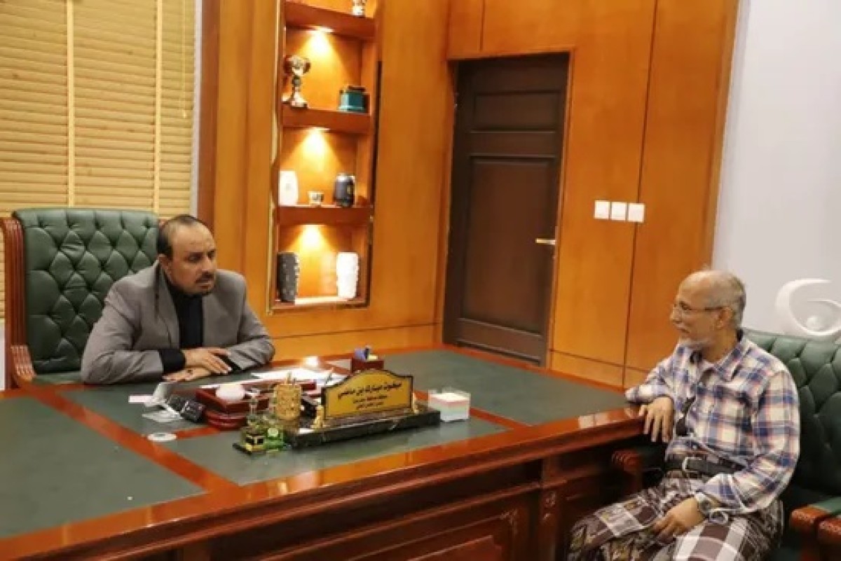 محافظ حضرموت يبحث تعزيز استقرار المواد التموينية