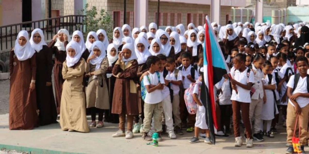 سلطة عدن توجّه بإلزام المعلمين بالدوام والتواجد في المدارس