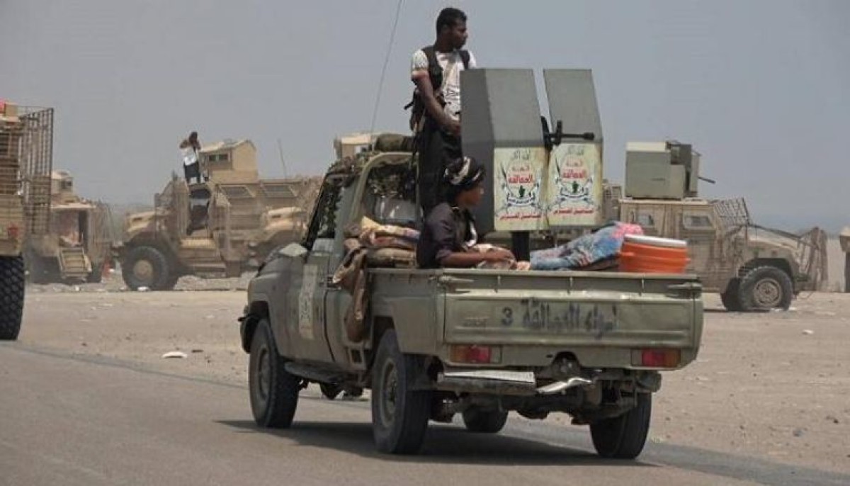 مجلة أمريكية: فصائل يمنية مدعومة إماراتيًا تخطط لهجوم بري ضد الحوثيين وواشنطن تدرس الدعم