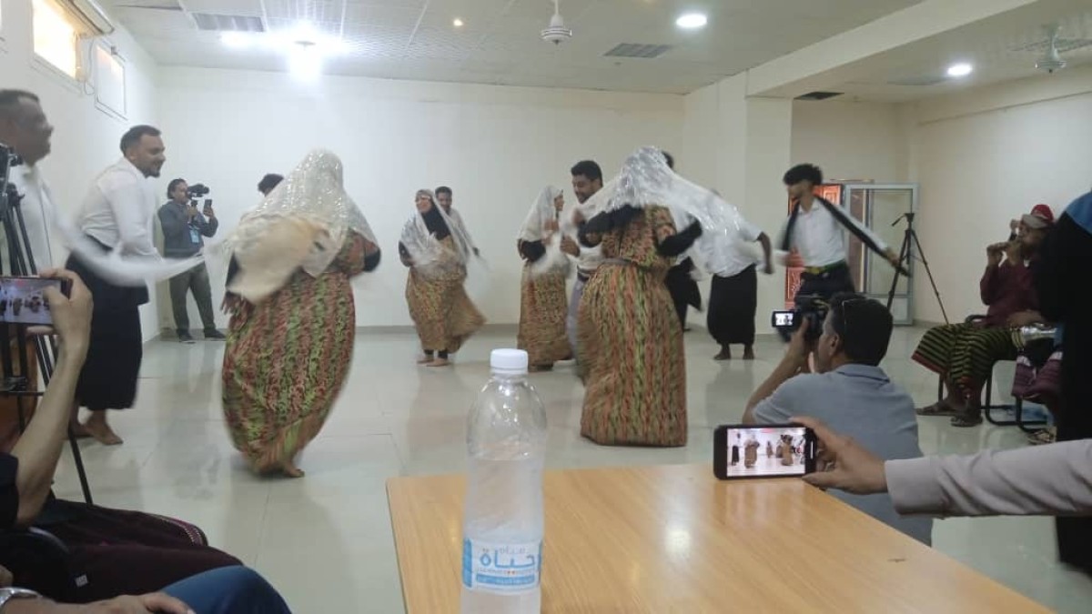 اختتام مشروع "حركات" في معهد جميل غانم بعدن