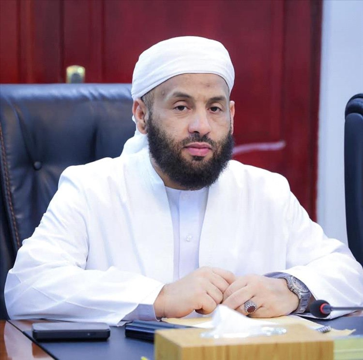 وزير الاوقاف يتهم المبعوث الأممي بالانحياز للحوثيين ويطالب بموقف عادل