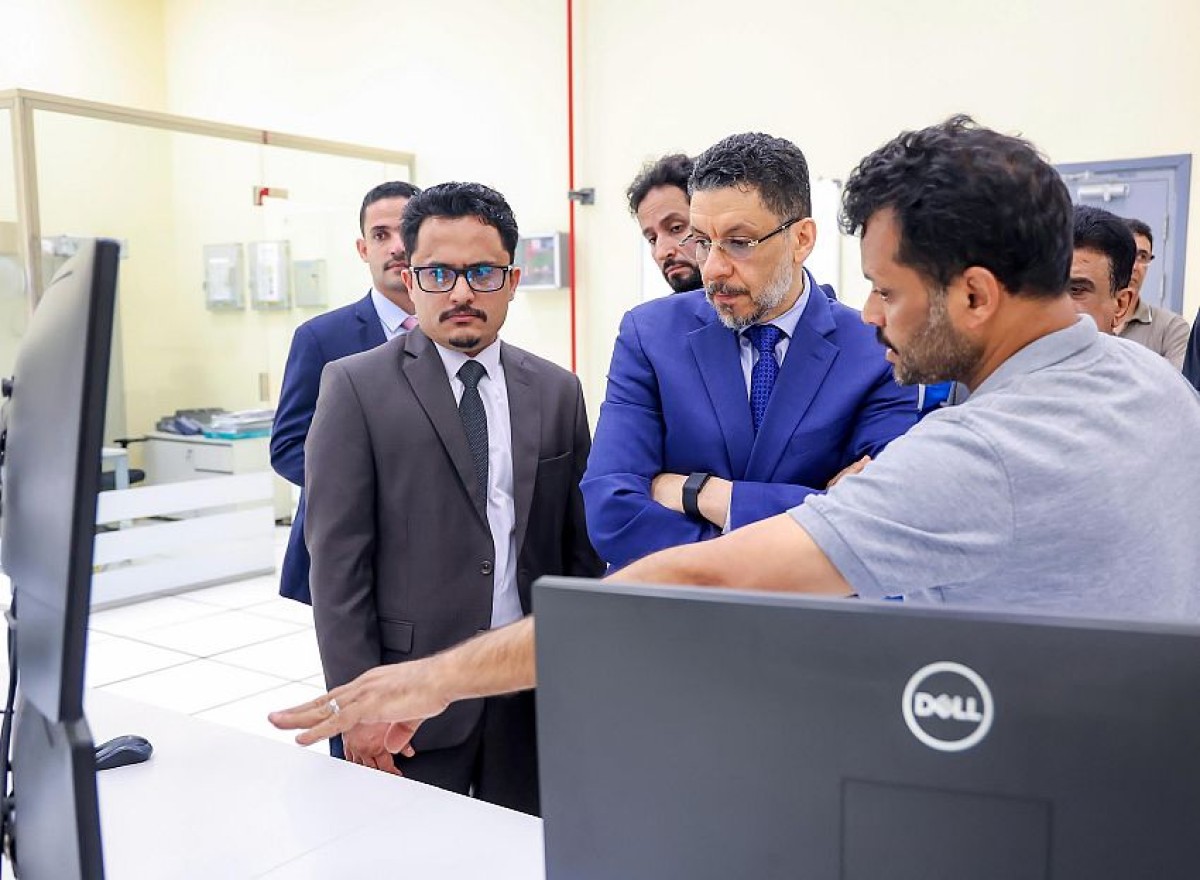 بن مبارك يكشف عن تواصل مع السعودية والإمارات لتأمين وقود عاجل لمحطات الكهرباء في عدن