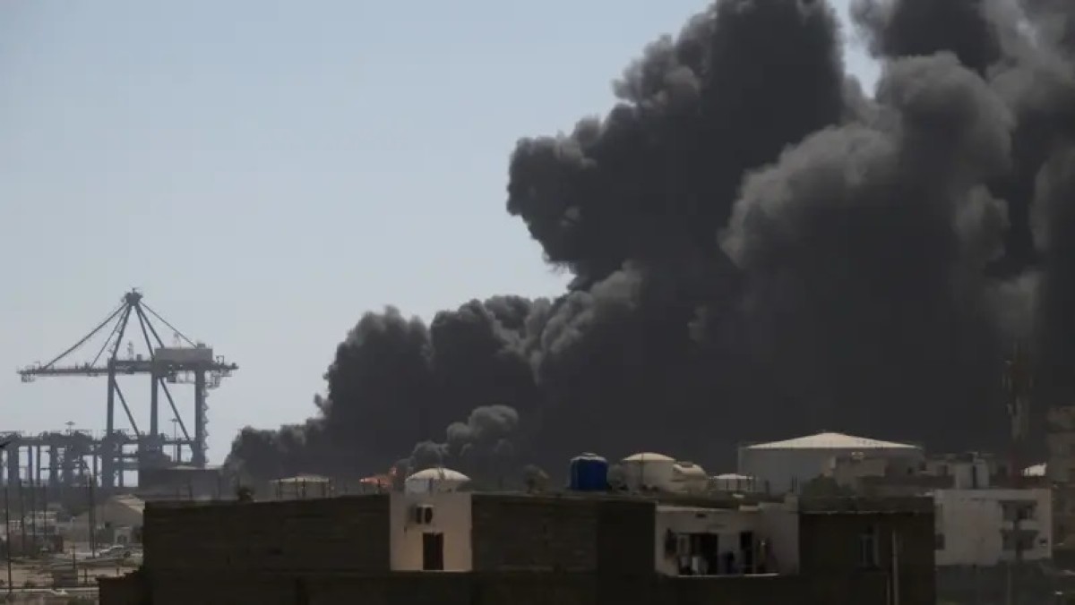 New strikes .. marches targeting southern Sudan fuel depots