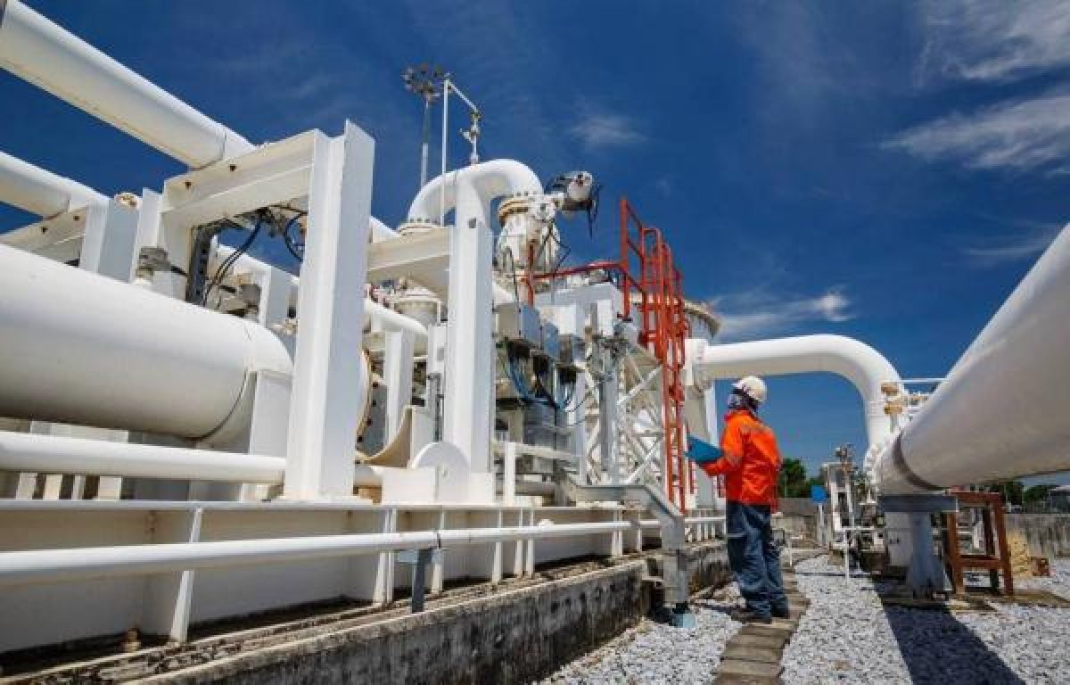 Oil prices rise 10 dollars in two weeks